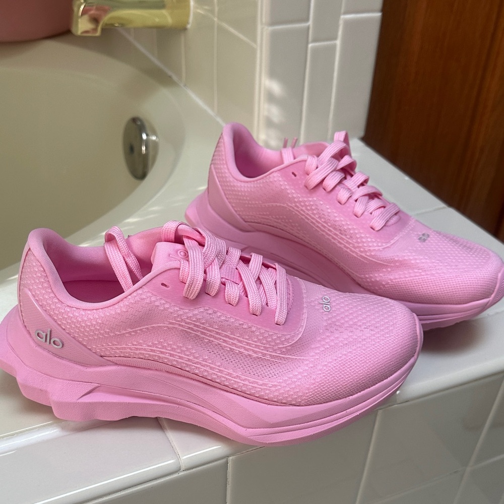 ALO Yoga Women's Athletic Pink Shoes